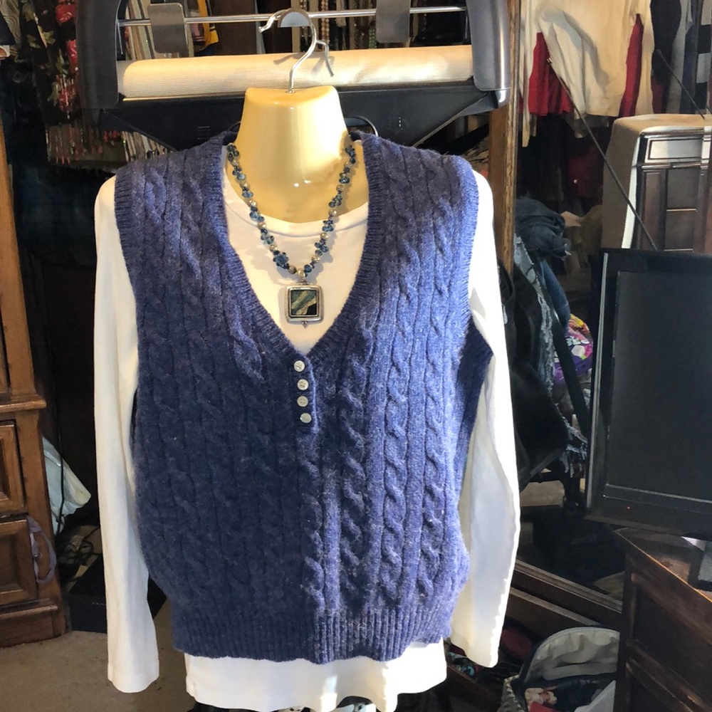 EUC Sweater vest